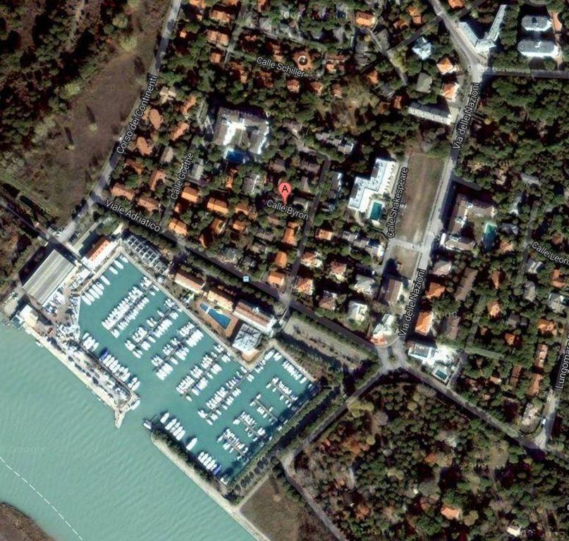 Апартаменты Lignano Exclusive With Pool Линьяно-Саббьядоро Экстерьер фото